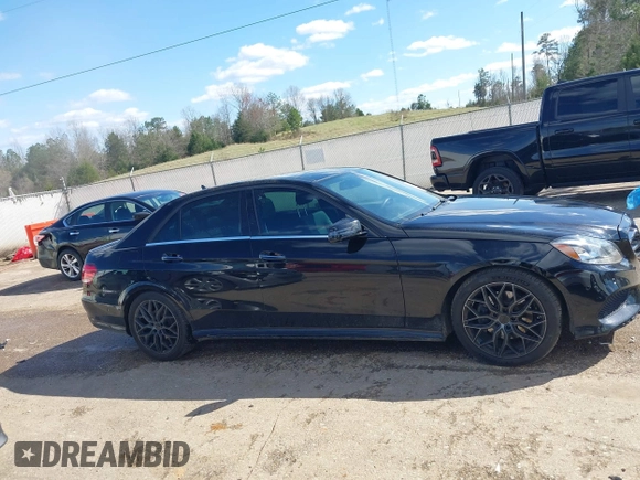 2016 Mercedes-Benz E 350 Sport z VIN WDDHF5KB7GB254354, wystawiony jako IAAI lot #41834780 z przebiegiem 139 961 mil mil oraz . Historia ofert i sprzedaży dostępna na DreamBid. Obrazek 13.