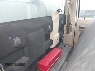 2008 Ford F-350 с VIN 1FDSF30568EC32777, выставлен на аукционе IAAI как лот 42782716 с пробегом 90 685 миль миль и . История ставок и продаж доступна на DreamBid. Изображение 8.