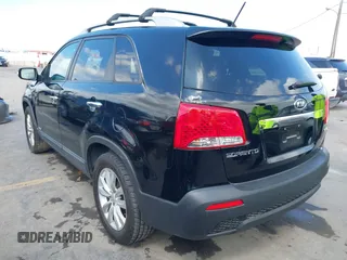 2011 Kia Sorento EX with VIN 5XYKUDA23BG036105, listed as a IAAI auction lot 41903580 with 131,529 mi miles. Bid and sale history available at carsss.com. Image 3.
