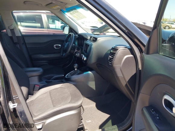 2014 Kia Soul with VIN KNDJN2A27E7021055, listed as a IAAI auction lot 41872138 with 31,955 mi miles. Bid and sale history available at carsss.com. Image 5.