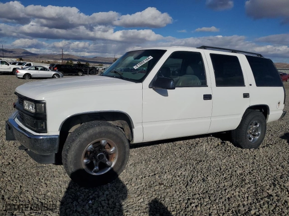 1998 Chevrolet Tahoe with VIN 1GNEK13R8WJ301755, listed as a Copart auction lot 81002184 with 202,657 mi miles and Clean Title. Bid and sale history available at carsss.com. Image 1.