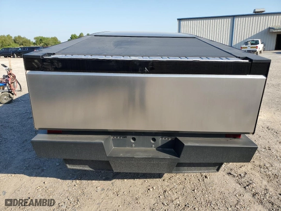 2024 Tesla Cybertruck with VIN 7G2CEHED2RA020834, listed as a Copart auction lot 73682154 with 9221 miles and Salvage Title. Bid and sale history available at carsss.com. Image 6.