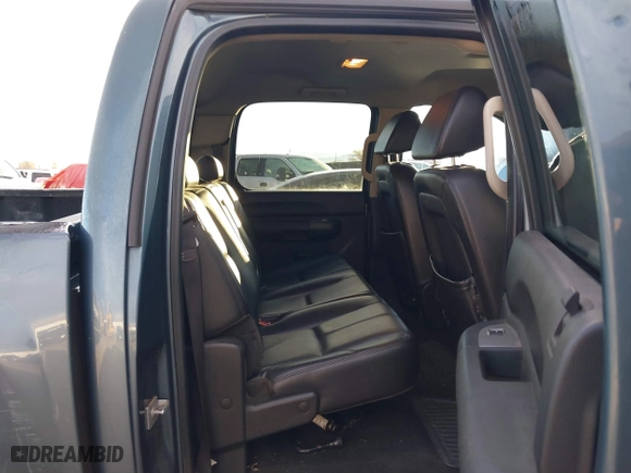 2008 Chevrolet Silverado 1500 LTZ with VIN 3GCEK13M18G191164, listed as a IAAI auction lot 40794522 with 180,509 mi miles. Bid and sale history available at carsss.com. Image 8.