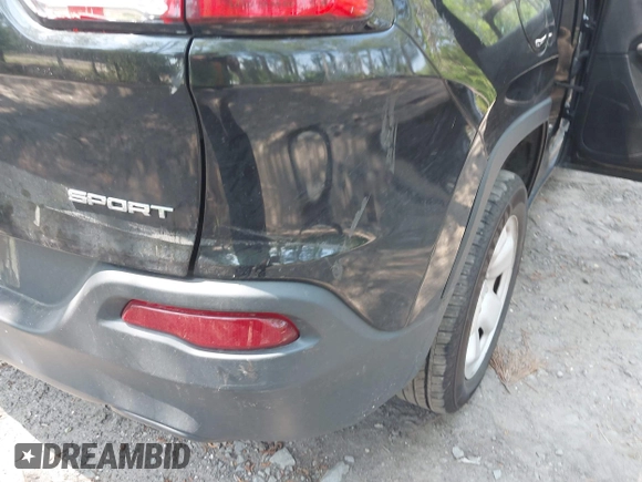 2015 Jeep Cherokee Sport z VIN 1C4PJLAB8FW547813, wystawiony jako IAAI lot #42150186 z przebiegiem 128 121 mil mil oraz . Historia ofert i sprzedaży dostępna na DreamBid. Obrazek 6.
