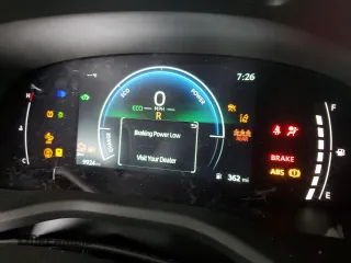 2025 Toyota Camry LE z VIN 4T1DAACK9SU164954, wystawiony jako Copart lot #60821285 z przebiegiem 9 924 mil mil oraz Szkoda całkowita • Salvage title. Historia ofert i sprzedaży dostępna na DreamBid. Obrazek 9.
