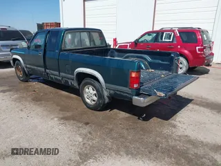 1995 Dodge Dakota z VIN 1B7GL23X3SS144109, wystawiony jako IAAI lot #41767996 z przebiegiem 204 670 mil mil oraz . Historia ofert i sprzedaży dostępna na DreamBid. Obrazek 3.
