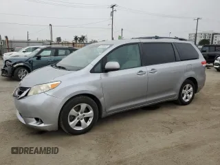 2012 Toyota Sienna LE AAS с VIN 5TDKK3DC5CS202133, выставлен на аукционе Copart как лот 60858505 с пробегом 131 111 миль миль и Списание • Salvage title. История ставок и продаж доступна на DreamBid. Изображение 1.