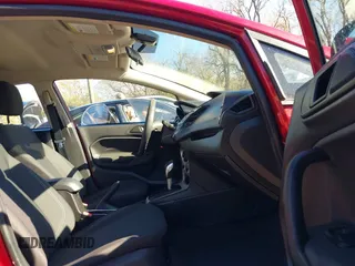 2017 Ford Fiesta SE z VIN 3FADP4BJ6HM143379, wystawiony jako IAAI lot #40863748 z przebiegiem 77 325 mil mil oraz . Historia ofert i sprzedaży dostępna na DreamBid. Obrazek 5.
