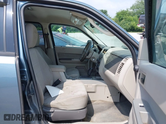 2012 Ford Escape XLT z VIN 1FMCU0D73CKB57521, wystawiony jako IAAI lot #42380937 z przebiegiem 155 558 mil mil oraz . Historia ofert i sprzedaży dostępna na DreamBid. Obrazek 5.