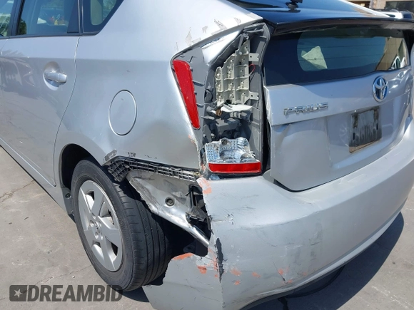 2011 Toyota Prius I z VIN JTDKN3DUXB5331344, wystawiony jako IAAI lot #42021340 z przebiegiem 330 635 mil mil oraz . Historia ofert i sprzedaży dostępna na DreamBid. Obrazek 6.