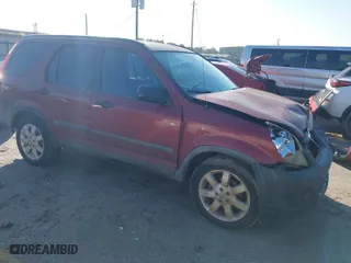 2005 Honda CR-V LX with VIN SHSRD785X5U347177, listed as a IAAI auction lot 41588922 with 238,121 mi miles. Bid and sale history available at carsss.com. Image 1.