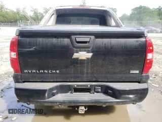 2008 Chevrolet Avalanche LTZ with VIN 3GNFK12368G177717, listed as a Copart auction lot 55958455 with 158,033 mi miles and Salvage Title. Bid and sale history available at DreamBid. Image 6.