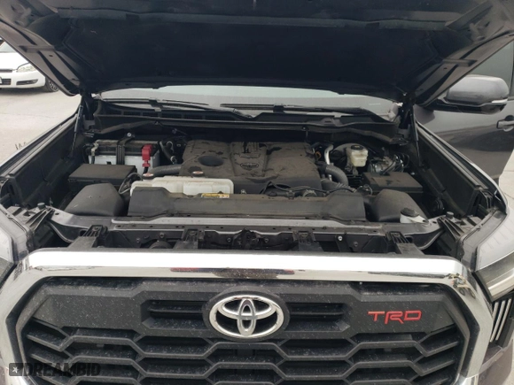 2024 Toyota Tundra 4WD SR5 with VIN 5TFLA5DB5RX146479, listed as a Copart auction lot 50825075 with 31,141 mi miles and Salvage Title. Bid and sale history available at carsss.com. Image 11.
