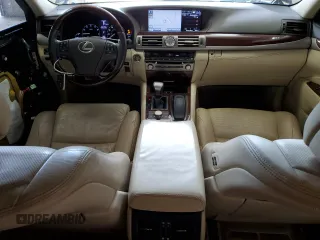 2013 Lexus LS 460 z VIN JTHCL5EF7D5019554, wystawiony jako Copart lot #54660285 z przebiegiem 137 843 mil mil oraz Nie do naprawy. Historia ofert i sprzedaży dostępna na DreamBid. Obrazek 8.