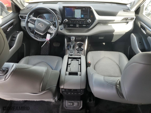 2022 Toyota Highlander Platinum with VIN 5TDFZRBH0NS165395, listed as a Copart auction lot 47591465 with 45,136 mi miles and Salvage Title. Bid and sale history available at carsss.com. Image 8.