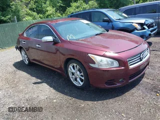 2013 Nissan Maxima S z VIN 1N4AA5AP6DC826890, wystawiony jako IAAI lot #42284903 z przebiegiem 151 284 mil mil oraz . Historia ofert i sprzedaży dostępna na DreamBid. Obrazek 1.