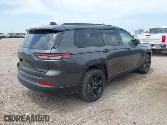 2023 Jeep Grand Cherokee Limited z VIN 1C4RJKBGXP8702638, wystawiony jako IAAI lot #42267224 z przebiegiem 26 372 mil mil oraz . Historia ofert i sprzedaży dostępna na DreamBid. Obrazek 4.