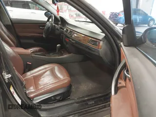 2006 BMW 3 Series 325i with VIN WBAVB13516KX42866, listed as a IAAI auction lot 42147981 with 194,693 mi miles. Bid and sale history available at carsss.com. Image 5.