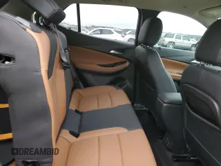 2022 Buick Encore GX Essence z VIN KL4MMFSL9NB021080, wystawiony jako Copart lot #42240785 z przebiegiem 38 164 mil mil oraz Czysty tytuł • Clean title. Historia ofert i sprzedaży dostępna na DreamBid. Obrazek 11.