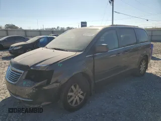 2015 Chrysler Town & Country LX with VIN 2C4RC1AG0FR730019, listed as a Copart auction lot 87692275 with 101,892 mi miles and Salvage Title. Bid and sale history available at carsss.com. Image 1.