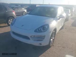 2014 Porsche Cayenne with VIN WP1AA2A28ELA05433, listed as a IAAI auction lot 41762755 with 127,013 mi miles. Bid and sale history available at carsss.com. Image 16.