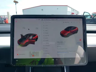 2020 Tesla Model Y Long Range z VIN 5YJYGDEE0LF034164, wystawiony jako IAAI lot #42080304 z przebiegiem 55 520 mil mil oraz . Historia ofert i sprzedaży dostępna na DreamBid. Obrazek 7.
