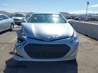 2015 Hyundai Sonata Hybrid Limited with VIN KMHEC4A41FA133127, listed as a IAAI auction lot 41759254 with 70,124 mi miles. Bid and sale history available at carsss.com. Image 12.