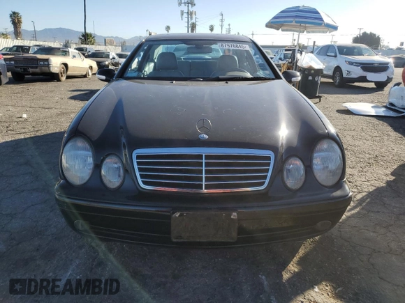 2001 Mercedes-Benz CLK 320/430 z VIN WDBLJ70G41F189166, wystawiony jako Copart lot #87976845 z przebiegiem 139 316 mil mil oraz Szkoda całkowita • Salvage title. Historia ofert i sprzedaży dostępna na DreamBid. Obrazek 5.