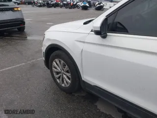 2019 Volkswagen Tiguan S with VIN 3VV1B7AX7KM018189, listed as a IAAI auction lot 41741924 with 61,740 mi miles. Bid and sale history available at carsss.com. Image 6.