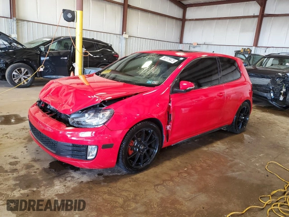 2010 Volkswagen Golf GTI z VIN WVWEV7AJ3AW392395, wystawiony jako Copart lot #50179475 z przebiegiem 124 420 mil mil oraz Szkoda całkowita • Salvage title. Historia ofert i sprzedaży dostępna na DreamBid. Obrazek 1.