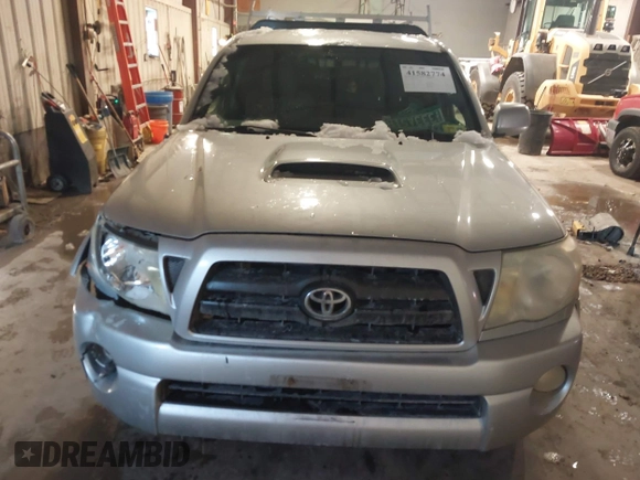 2006 Toyota Tacoma with VIN 5TEUU42N26Z318670, listed as a IAAI auction lot 41582774 with 214,539 mi miles. Bid and sale history available at carsss.com. Image 11.