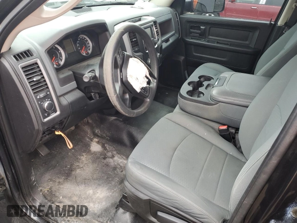 2018 Ram 1500 Tradesman z VIN 1C6RR7FMXJS228777, wystawiony jako Copart lot #81035814 z przebiegiem 175 231 mil mil oraz Szkoda całkowita • Salvage title. Historia ofert i sprzedaży dostępna na DreamBid. Obrazek 7.