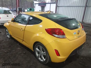 2015 Hyundai Veloster with VIN KMHTC6AD4FU244725, listed as a IAAI auction lot 41547996 with 70,203 mi miles. Bid and sale history available at carsss.com. Image 3.