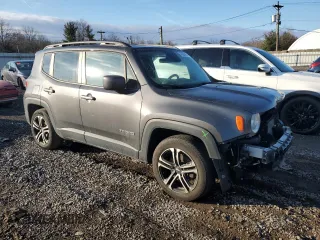 2020 Jeep Renegade Altitude with VIN ZACNJABB0LPL67208, listed as a Copart auction lot 43326665 with 118,757 mi miles and Salvage Title. Bid and sale history available at DreamBid. Image 4.