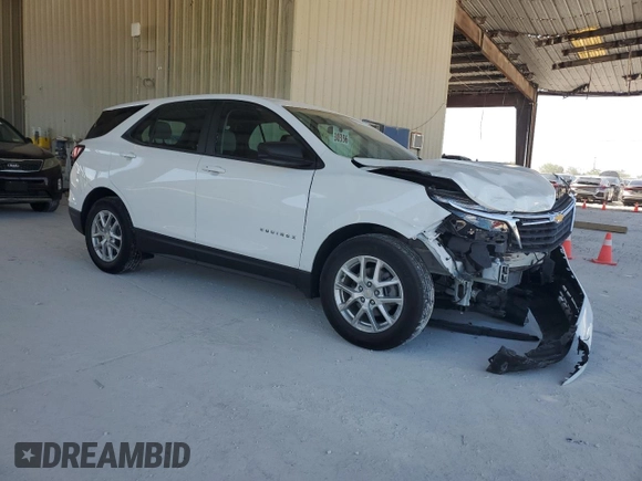 2022 Chevrolet Equinox LS z VIN 3GNAXHEVXNS237315, wystawiony jako Copart lot #57390925 z przebiegiem 22 590 mil mil oraz Szkoda całkowita • Salvage title. Historia ofert i sprzedaży dostępna na DreamBid. Obrazek 4.