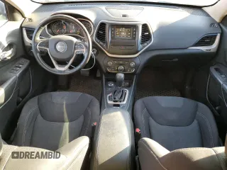 2016 Jeep Cherokee Altitude z VIN 1C4PJMCB6GW267991, wystawiony jako Copart lot #47417545 z przebiegiem 195 614 mil mil oraz Szkoda całkowita • Salvage title. Historia ofert i sprzedaży dostępna na DreamBid. Obrazek 8.