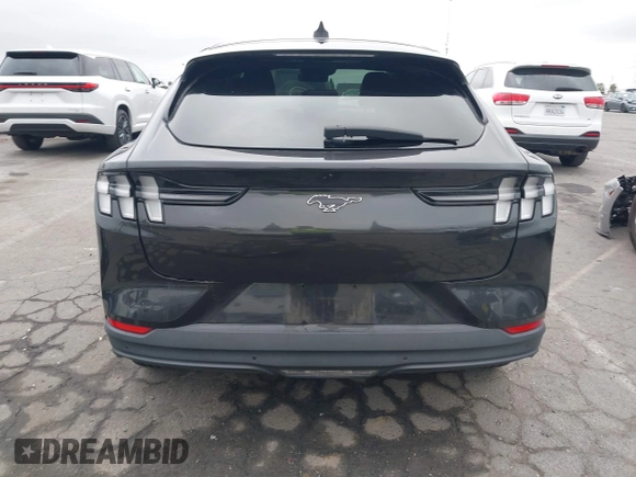 2022 Ford Mustang Mach-E Select z VIN 3FMTK1RM3NMA25588, wystawiony jako IAAI lot #42181256 z przebiegiem 44 753 mil mil oraz . Historia ofert i sprzedaży dostępna na DreamBid. Obrazek 16.
