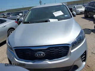 2020 Kia Sorento S z VIN 5XYPG4A58LG669899, wystawiony jako IAAI lot #42006231 z przebiegiem 58 268 mil mil oraz . Historia ofert i sprzedaży dostępna na DreamBid. Obrazek 6.