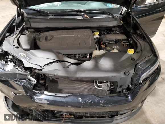 2022 Jeep Cherokee Latitude Lux with VIN 1C4PJMMX5ND519135, listed as a Copart auction lot 51908795 with 30,242 mi miles and Salvage title. Bid and sale history available at DreamBid. Image 13.