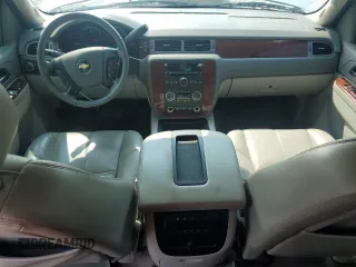 2010 Chevrolet Suburban LT with VIN 1GNUCJE07AR283489, listed as a Copart auction lot 72599224 with 191,576 mi miles and Salvage Title. Bid and sale history available at carsss.com. Image 8.