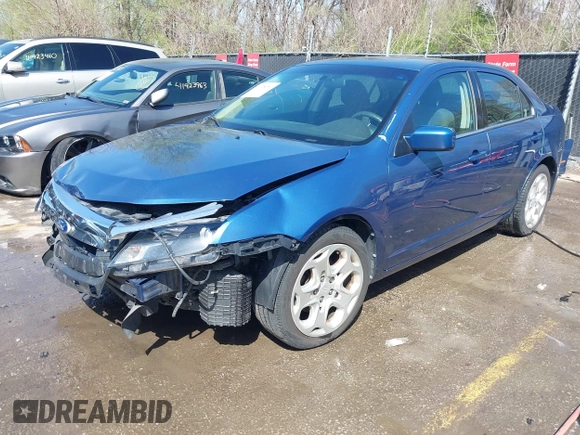 2010 Ford Fusion SE z VIN 3FAHP0HA0AR355625, wystawiony jako IAAI lot #41938652 z przebiegiem 157 660 mil mil oraz . Historia ofert i sprzedaży dostępna na DreamBid. Obrazek 18.