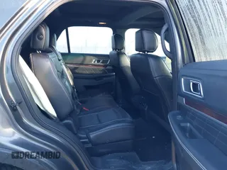 2016 Ford Explorer Platinum z VIN 1FM5K8HT8GGC59412, wystawiony jako IAAI lot #41859172 z przebiegiem 101 631 mil mil oraz . Historia ofert i sprzedaży dostępna na DreamBid. Obrazek 8.