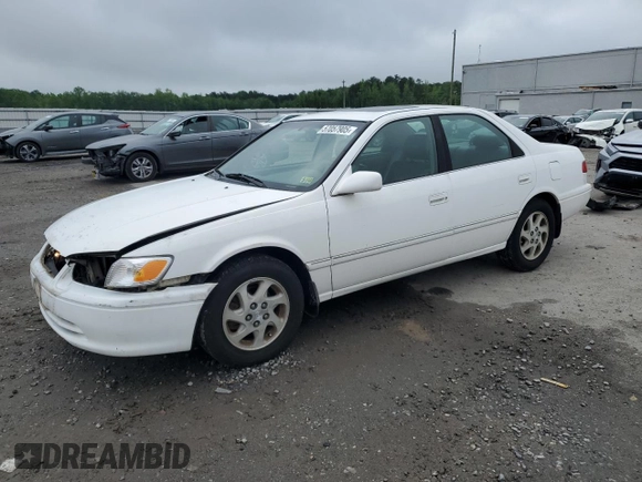 2000 Toyota Camry CE z VIN JT2BG28KXY0432024, wystawiony jako Copart lot #57057905 z przebiegiem 201 289 mil mil oraz Szkoda całkowita • Salvage title. Historia ofert i sprzedaży dostępna na DreamBid. Obrazek 1.