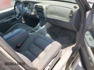 2001 Ford Explorer Sport Trac z VIN 1FMZU77E61UB26259, wystawiony jako Copart lot #62541145 z przebiegiem 258 417 mil mil oraz Czysty tytuł • Clean title. Historia ofert i sprzedaży dostępna na DreamBid. Obrazek 8.