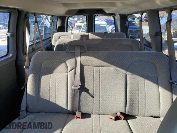 2023 Chevrolet Express Passenger LS z VIN 1GAZGNFP7P1234198, wystawiony jako Copart lot #85733764 z przebiegiem 18 464 mil mil oraz Nie do naprawy • Non repairable. Historia ofert i sprzedaży dostępna na DreamBid. Obrazek 10.