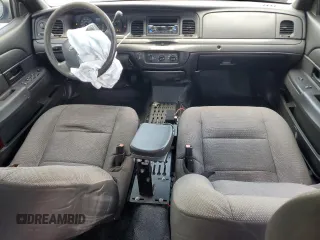 2008 Ford Police Interceptor z VIN 2FAFP71V78X112497, wystawiony jako Copart lot #56034445 z przebiegiem 106 468 mil mil oraz Szkoda całkowita • Salvage title. Historia ofert i sprzedaży dostępna na DreamBid. Obrazek 8.