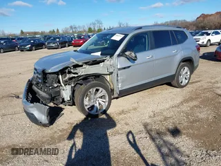 2018 Volkswagen Atlas SE with VIN 1V2DR2CA5JC533628, listed as a IAAI auction lot 40849747 with 109,838 mi miles and . Bid and sale history available at DreamBid. Image 18.