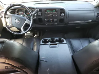 2008 GMC Sierra 1500 SLE1 z VIN 2GTEC13J481221950, wystawiony jako Copart lot #53019675 z przebiegiem 266 756 mil mil oraz Szkody całkowita. Historia ofert i sprzedaży dostępna na DreamBid. Obrazek 8.