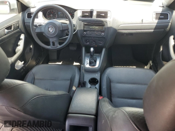 2014 Volkswagen Jetta SE with VIN 3VWD17AJ0EM267333, listed as a Copart auction lot 57684255 with 130,141 mi miles and Salvage title. Bid and sale history available at DreamBid. Image 8.