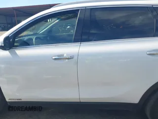 2018 Kia Sorento LX V6 with VIN 5XYPGDA57JG371874, listed as a IAAI auction lot 41668457 with 130,022 mi miles. Bid and sale history available at carsss.com. Image 15.
